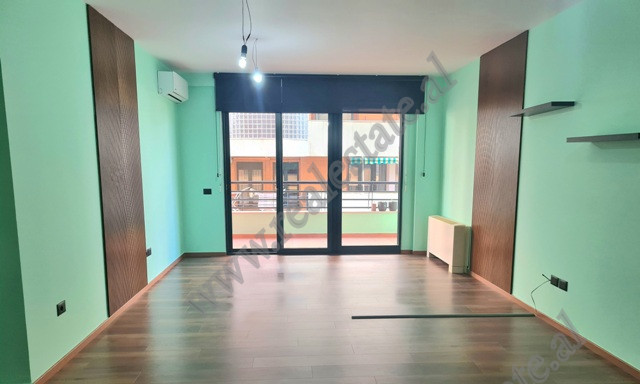 Apartament per zyre me qira ne rrugen Ibrahim Rugova ne Tirane.
Blloku eshte nje nga zonat me te mi